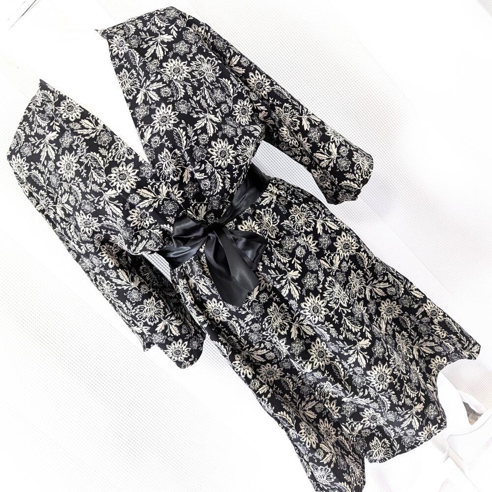NWT! AGNES & DORA! BLACK & CREAM BOTANICAL/FLORAL KIMONO STYLE ROBE! SZ XSS - Picture 11 of 11
